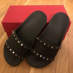 Valentino Rockstud Slides